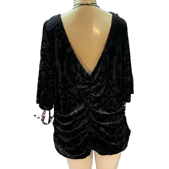 R & M Richards Plus 2X Black Metallic Flocked Draped Neck Cold Shoulder Blouse - Picture 4 of 6
